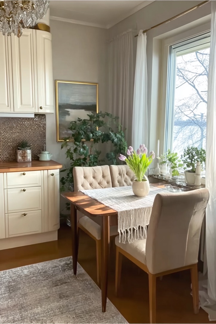 Bring Nature Indoors with Lush Potted Plant Inspiration